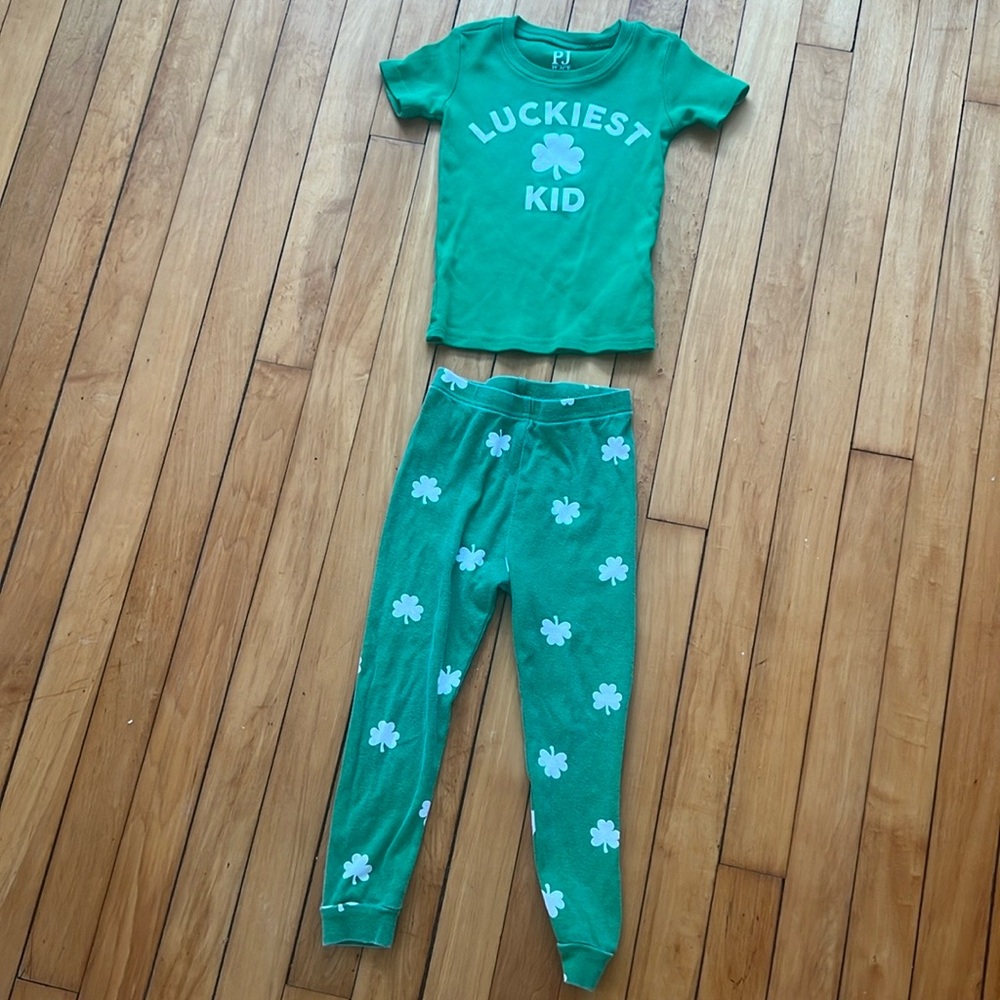 Children’s place at Patrick’s day pajamas 3T